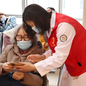 你知道吗？现在00后子女帮老人看病优先找陪诊师！
